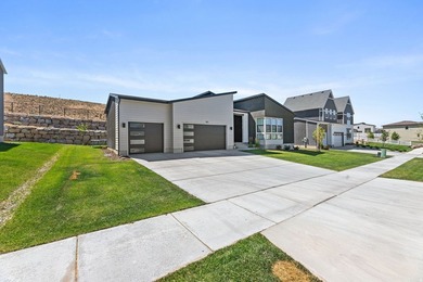 Experience a thoughtfully designed and expertly finished home in - photo 33