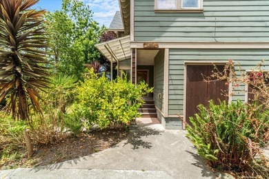Multi-family, generational living, or an incredible investment - photo 3