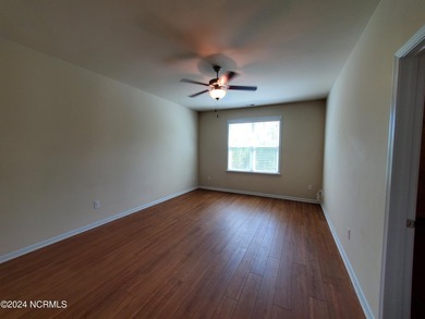 Motivated Seller! Great investment property or first home. Three - photo 8