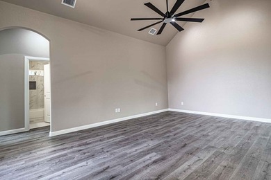 Elegant NEW CONSTRUCTION HOME located in the gated lake - photo 5