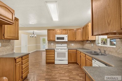 Oversized Corner Lot! Welcome to this beautifully maintained - photo 11