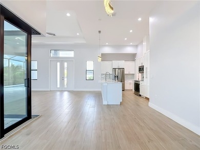 Welcome to 620 SW 26th Street, Cape Coral! This stunning - photo 15