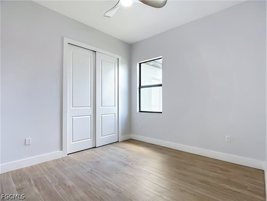 Welcome to 620 SW 26th Street, Cape Coral! This stunning - photo 18