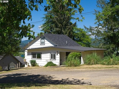 Perched above charming downtown Nehalem, this remodeled coastal - photo 20