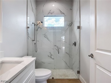 Welcome to 620 SW 26th Street, Cape Coral! This stunning - photo 21