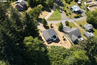 Perched above charming downtown Nehalem, this remodeled coastal - photo 26