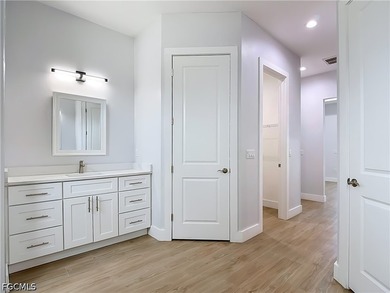 Welcome to 620 SW 26th Street, Cape Coral! This stunning - photo 28