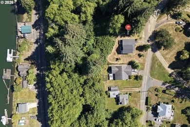 Perched above charming downtown Nehalem, this remodeled coastal - photo 28