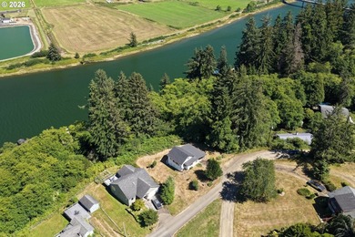 Perched above charming downtown Nehalem, this remodeled coastal - photo 29