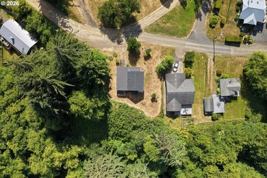 Perched above charming downtown Nehalem, this remodeled coastal - photo 31