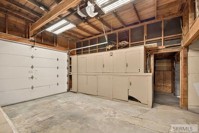 Oversized Corner Lot! Welcome to this beautifully maintained - photo 32