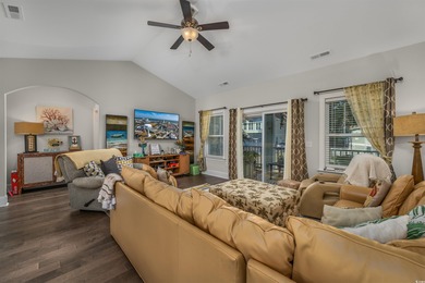 Looking for a 4-bed home in North Myrtle Beach just two blocks