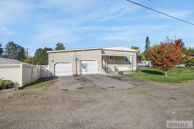 Oversized Corner Lot! Welcome to this beautifully maintained - photo 35