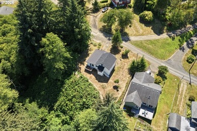 Perched above charming downtown Nehalem, this remodeled coastal - photo 39