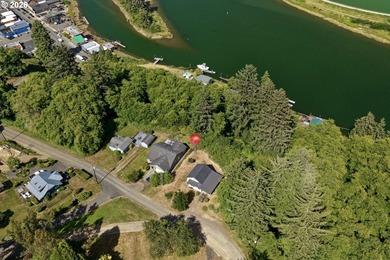 Perched above charming downtown Nehalem, this remodeled coastal - photo 41