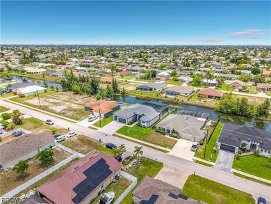 Welcome to 620 SW 26th Street, Cape Coral! This stunning - photo 45