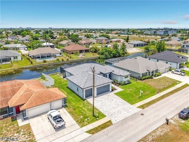 Welcome to 620 SW 26th Street, Cape Coral! This stunning - photo 47