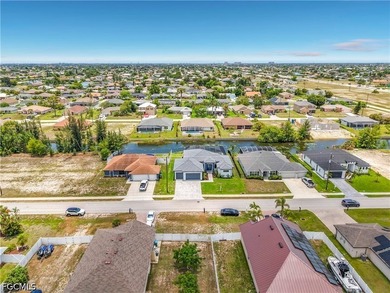 Welcome to 620 SW 26th Street, Cape Coral! This stunning - photo 49