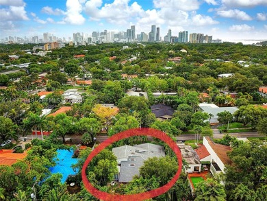 Located in Bay Heights, this 4-bedroom, 4.5-bath residence - photo 4