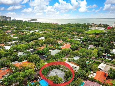 Located in Bay Heights, this 4-bedroom, 4.5-bath residence - photo 5