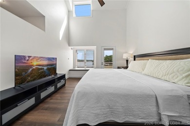 Experience elevated Lake of the Ozarks living in this furnished - photo 11