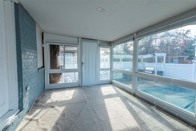 Welcome to this beautiful Hi-Ranch in Douglaston!! Features - photo 16