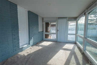 Welcome to this beautiful Hi-Ranch in Douglaston!! Features - photo 17
