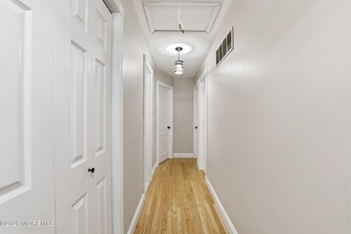 Beautiful Home in the Highly desirable Silverton Area on a - photo 17
