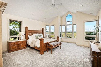 An extraordinary sanctuary of living & landscape, set on more - photo 18