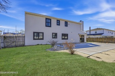 Beautiful Home in the Highly desirable Silverton Area on a - photo 18