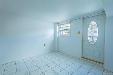 Welcome to this beautiful Hi-Ranch in Douglaston!! Features - photo 22