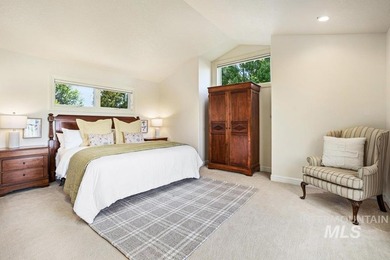 An extraordinary sanctuary of living & landscape, set on more - photo 29