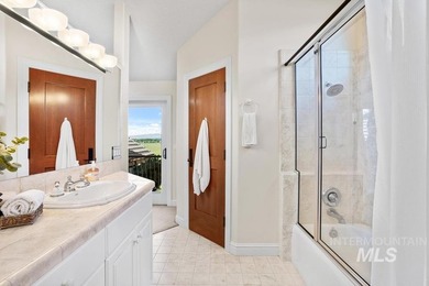 An extraordinary sanctuary of living & landscape, set on more - photo 30