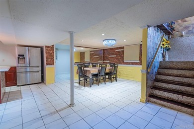 Welcome to this beautiful Hi-Ranch in Douglaston!! Features - photo 30