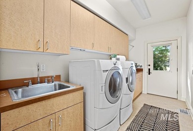 An extraordinary sanctuary of living & landscape, set on more - photo 35