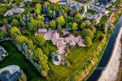 An extraordinary sanctuary of living & landscape, set on more - photo 37