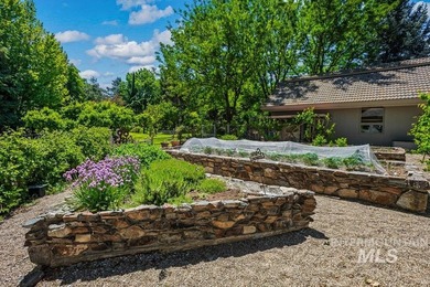 An extraordinary sanctuary of living & landscape, set on more - photo 46