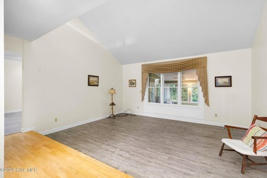 $3000 USE AS YOU CHOOSE with accepted offer! Welcome to this - photo 3
