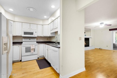 $3000 USE AS YOU CHOOSE with accepted offer! Welcome to this - photo 9