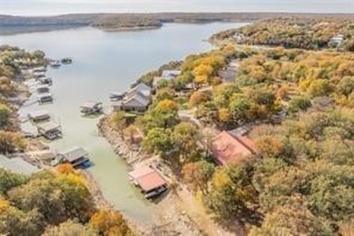 Lake Bridgeport Home For Sale in Chico Texas