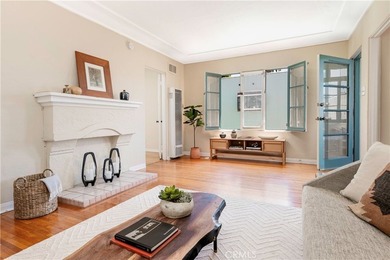 Welcome to La Casa Mariana, an exceptional Spanish-style triplex - photo 11
