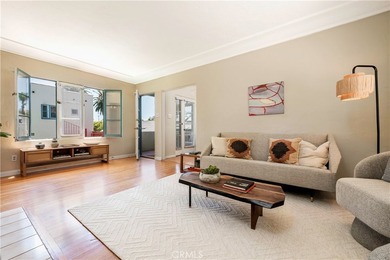 Welcome to La Casa Mariana, an exceptional Spanish-style triplex - photo 12