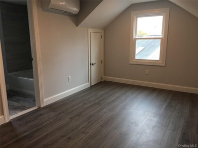 Gorgeously completely remodeled home! New kitchen with beautiful - photo 22