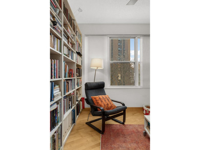 Spectacular 2-story condo offering style, comfort and space! - photo 26