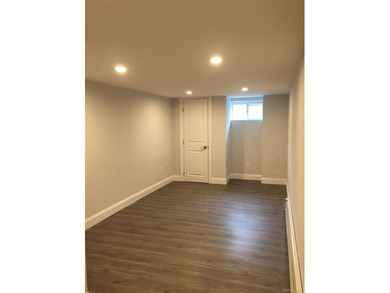 Gorgeously completely remodeled home! New kitchen with beautiful - photo 33
