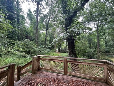 This two-story home offers over 1,500 sq ft of comfortable - photo 34