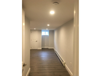 Gorgeously completely remodeled home! New kitchen with beautiful - photo 34