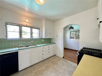 Welcome to La Casa Mariana, an exceptional Spanish-style triplex - photo 37