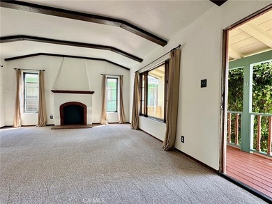 Welcome to La Casa Mariana, an exceptional Spanish-style triplex - photo 42