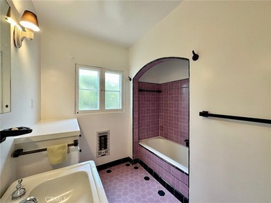 Welcome to La Casa Mariana, an exceptional Spanish-style triplex - photo 45